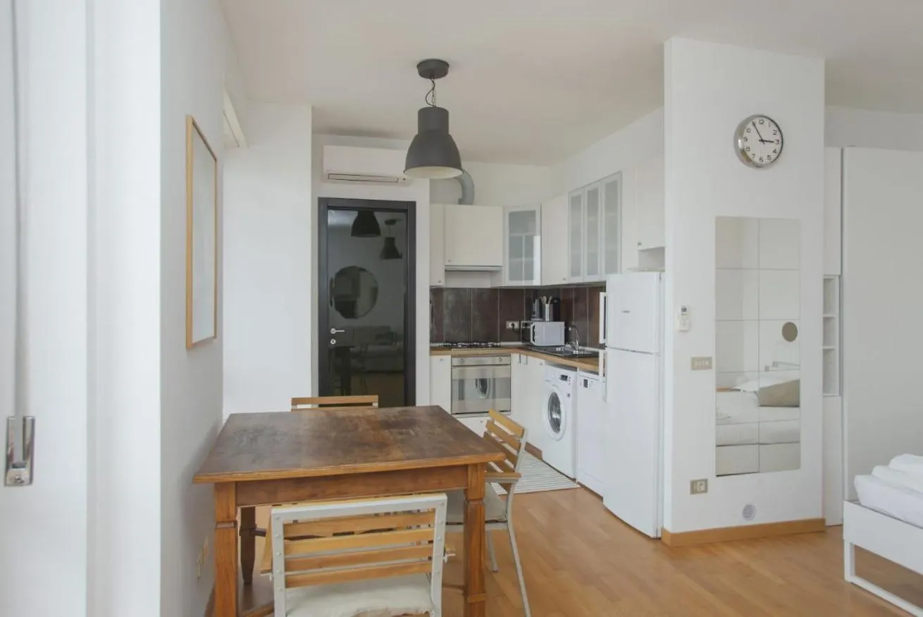Apartment We Home - Ripamonti 66 Milan Italy
